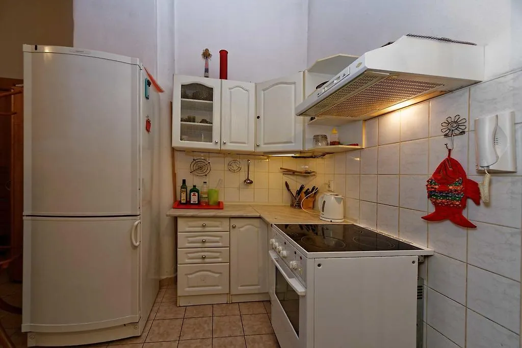Apartment At Cafe Louvre Praga