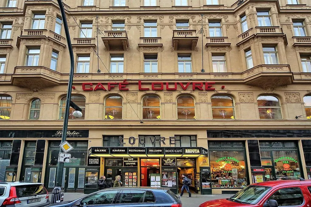 Apartment At Cafe Louvre Praga