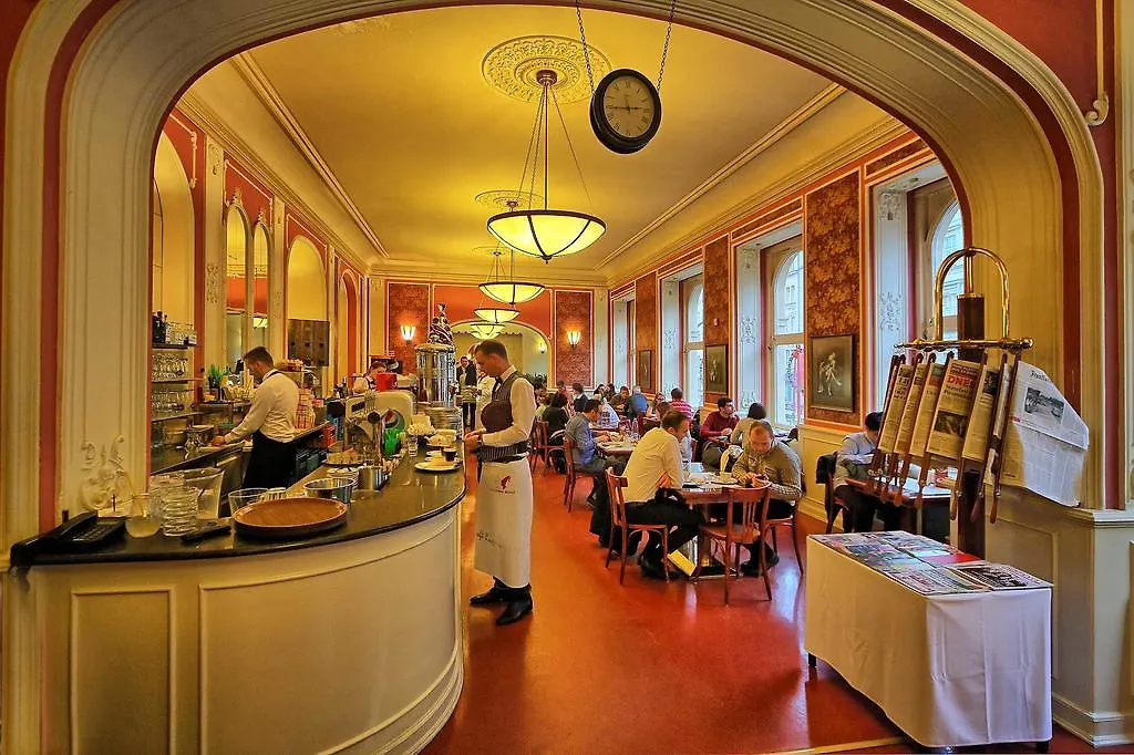 Apartment At Cafe Louvre Praga 0*,